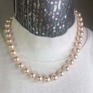 Cardiff Faux 3/8" Pearl Beaded Necklace Soft Pink 16" classic